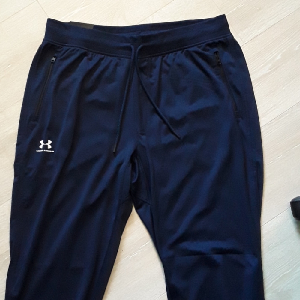 Mens UnderArmor Joggers- New with Tag